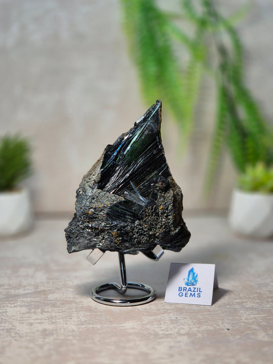 Vivianite on stand