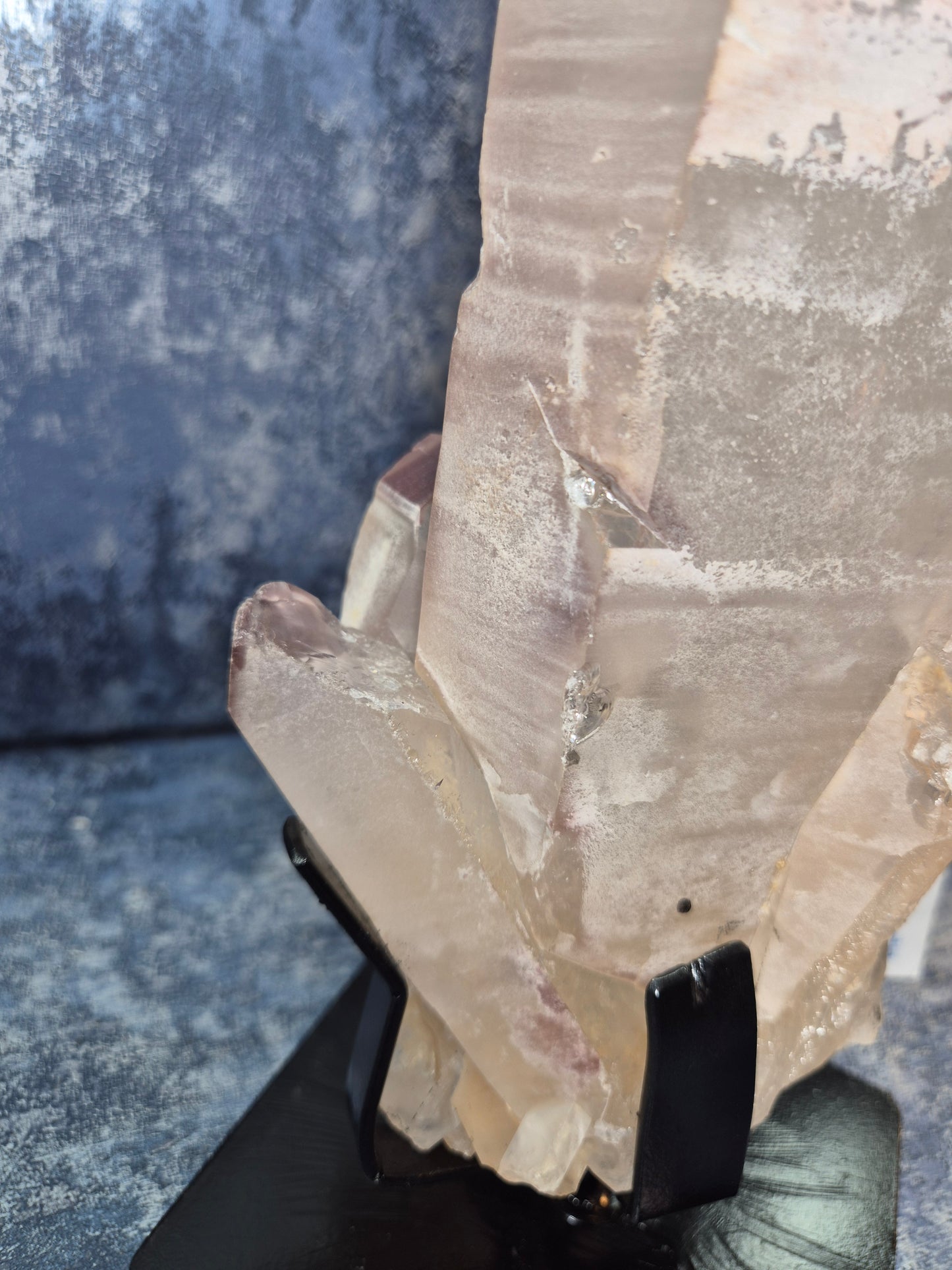Lithium Quartz on stand
